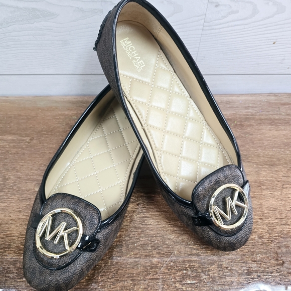 Michael Kors Flats - Picture 2 of 8
